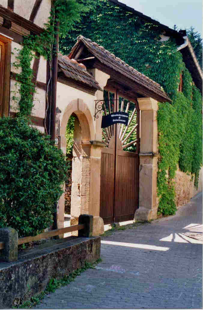 LA TOUR